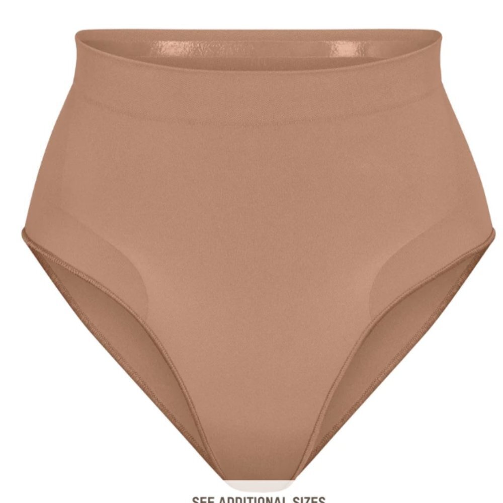 NWOB SKIMS SEAMLESS SCULPT MID WAIST BRIEF‎